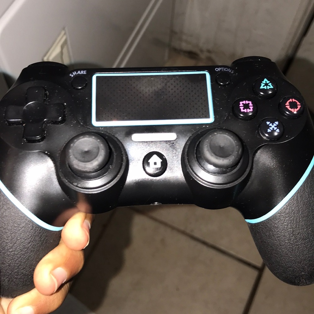 PS4 controller